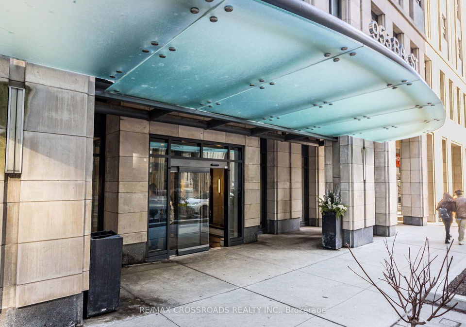 955-bay-street-toronto-ontario-c13412380