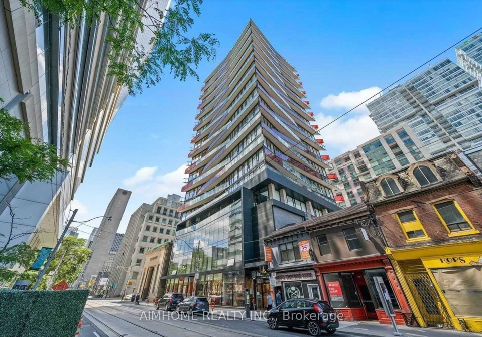 215-queen-street-w-toronto-ontario-c13413542