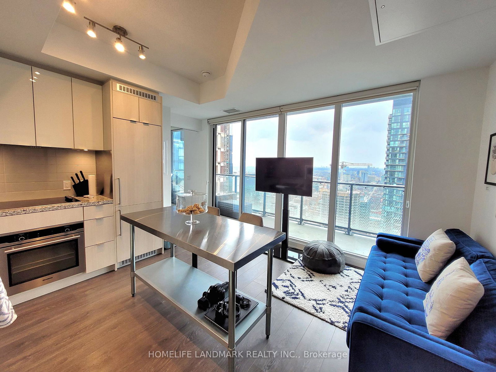 115-blue-jays-way-toronto-ontario-c13413648