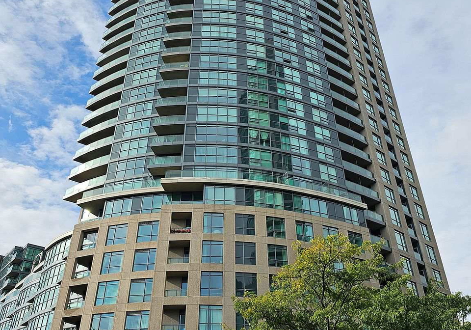 219-fort-york-boulevard-toronto-ontario-c13413754