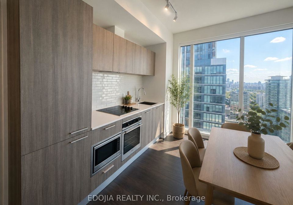 3-gloucester-street-toronto-ontario-c13413756