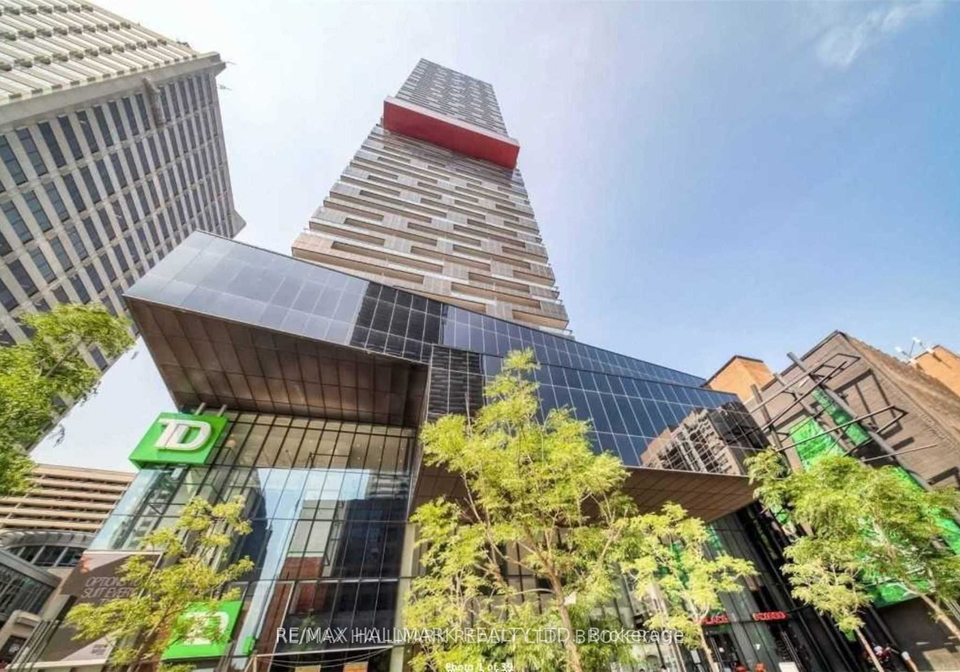 8-eglinton-avenue-e-toronto-ontario-c13413808