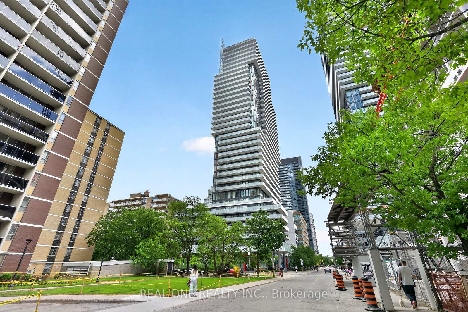 185-roehampton-avenue-toronto-ontario-c13413972