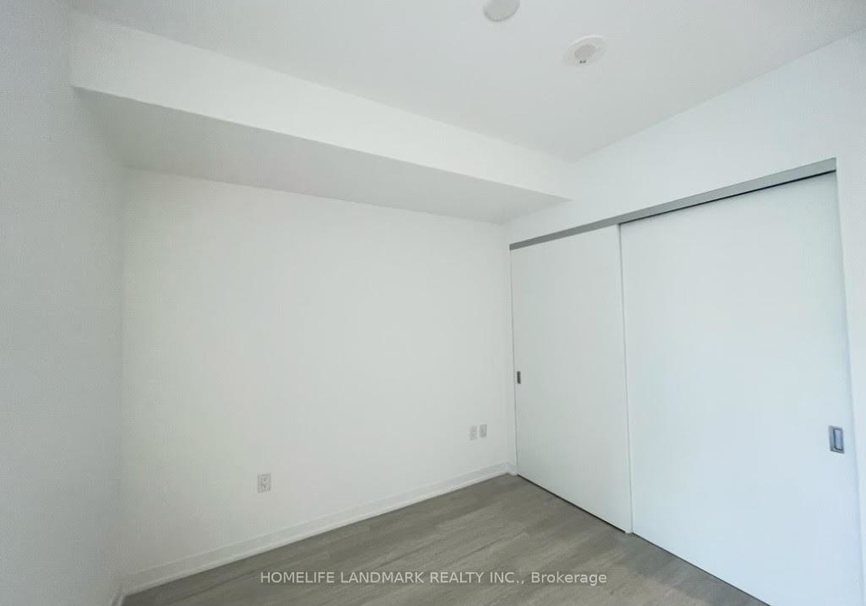 195-mccaul-street-toronto-ontario-c13414308