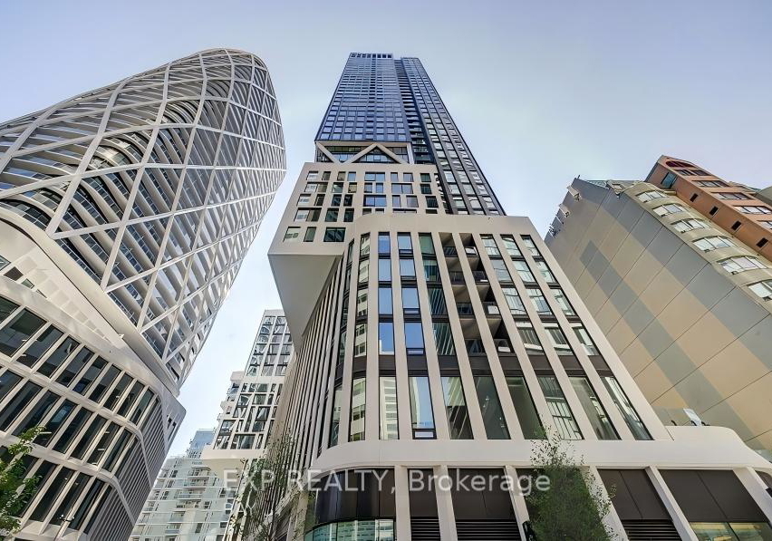 238-simcoe-street-toronto-ontario-c13414402