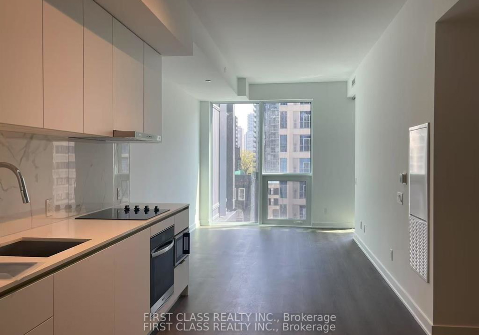 8-wellesley-street-w-toronto-ontario-c13414502