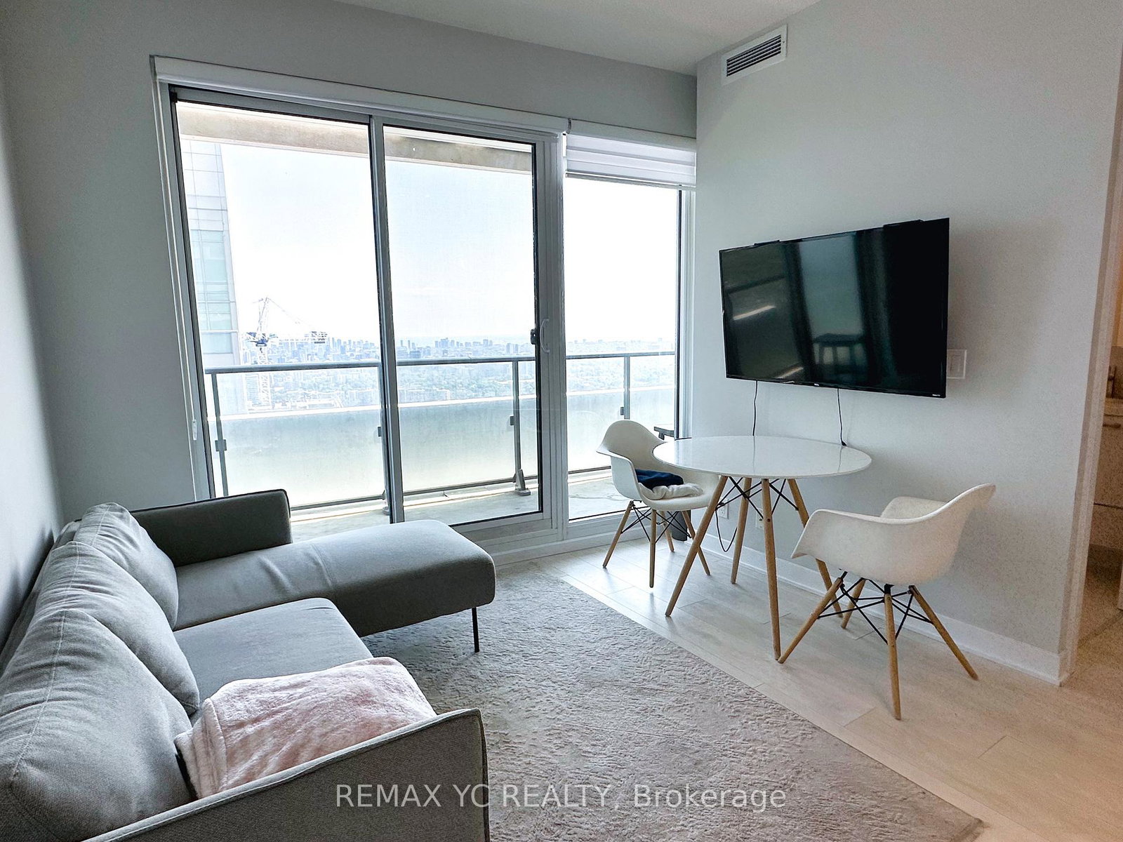2221-yonge-street-toronto-ontario-c13414542