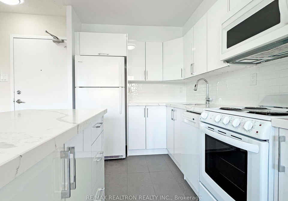 666-spadina-avenue-toronto-ontario-c13414666