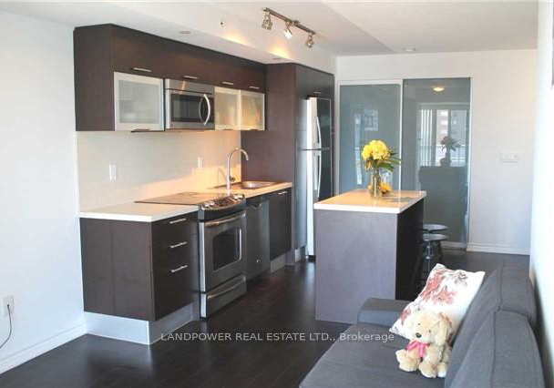 386-yonge-street-toronto-ontario-c13415032
