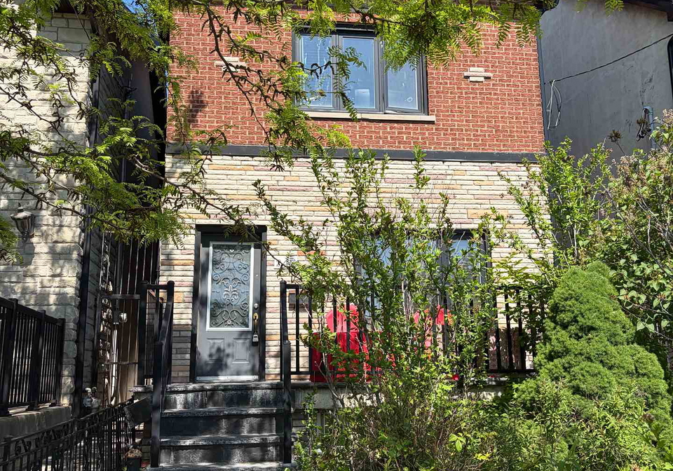 247-lansdowne-avenue-toronto-ontario-c13415102