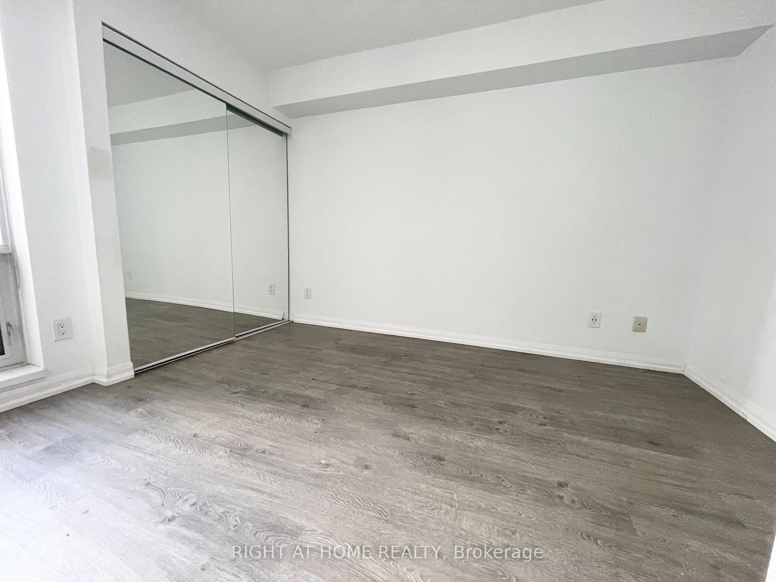 111-elizabeth-street-toronto-ontario-c13415326