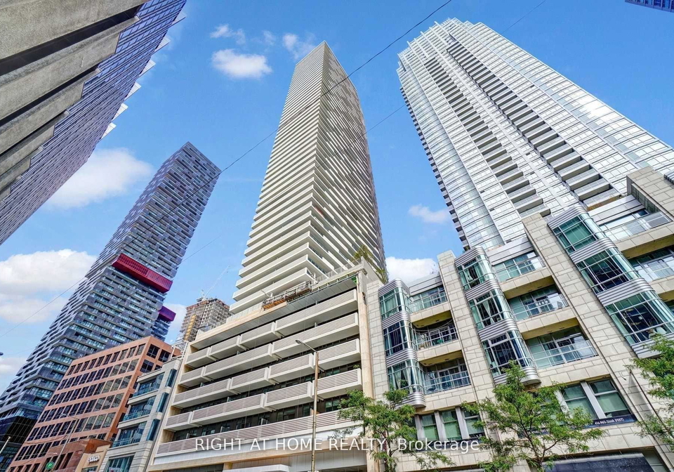 2221-yonge-street-toronto-ontario-c13415518