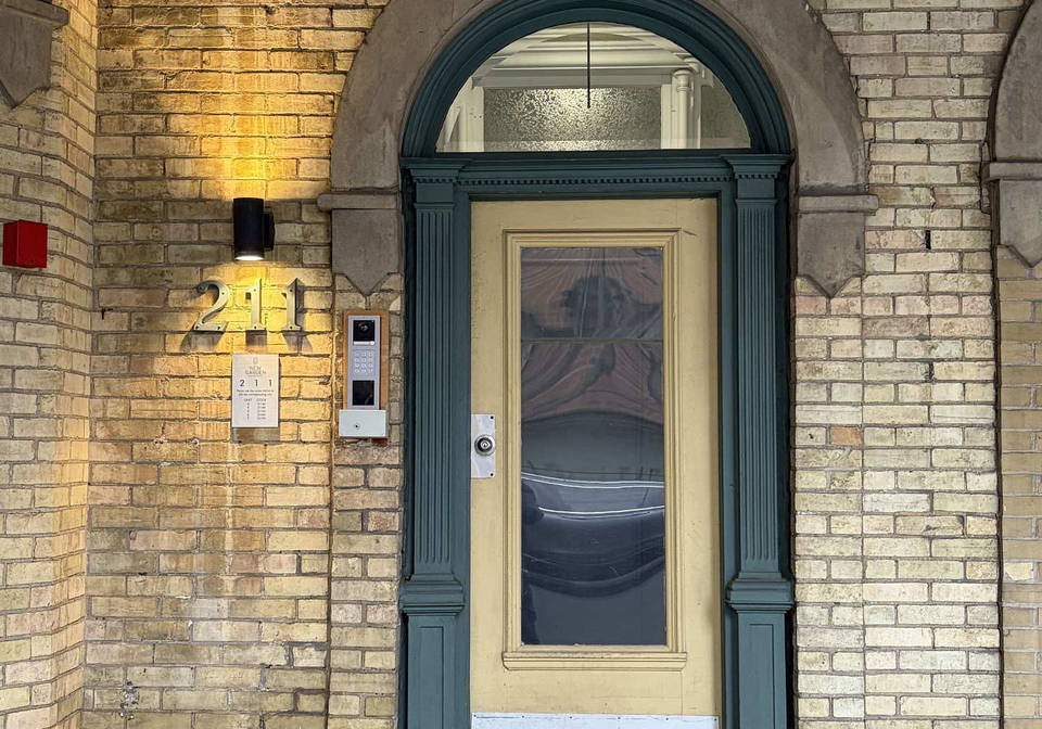 211-jarvis-street-toronto-ontario-c13415606