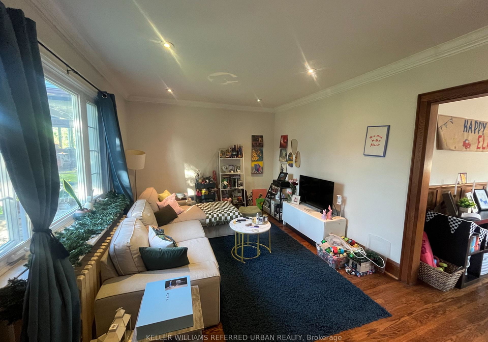 111-clovelly-avenue-toronto-ontario-c13415674