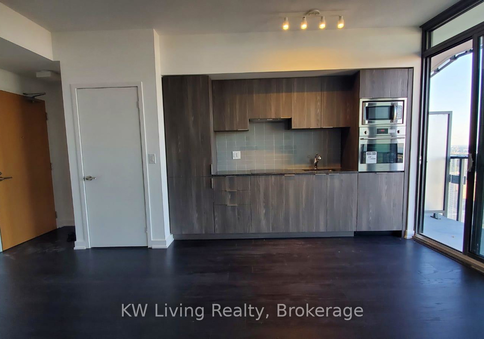 11-wellesley-street-w-toronto-ontario-c13415914