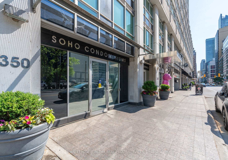 350-wellington-street-w-toronto-ontario-c13415920