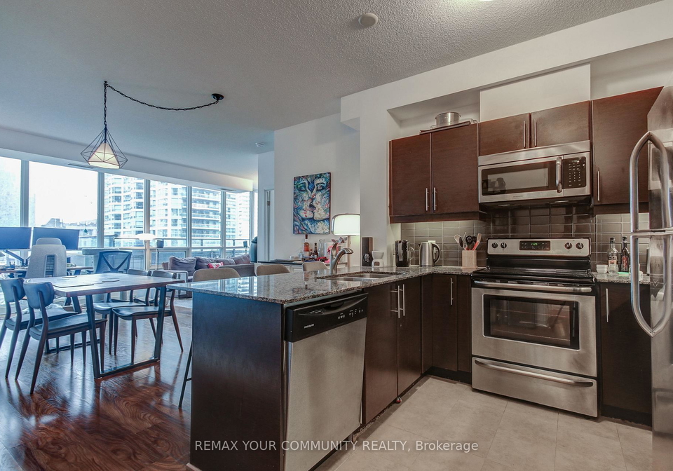 33-bay-street-toronto-ontario-c13415992