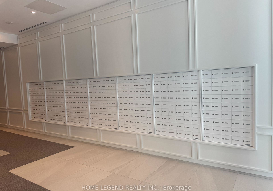 100-queen-street-e-toronto-ontario-c13416182