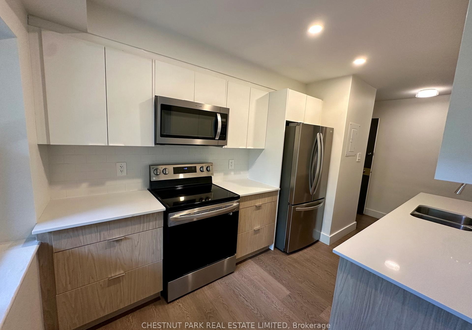 8-wingreen-court-north-york-ontario-c13416354