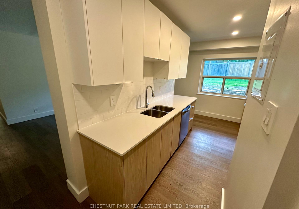 8-wingreen-court-north-york-ontario-c13416354