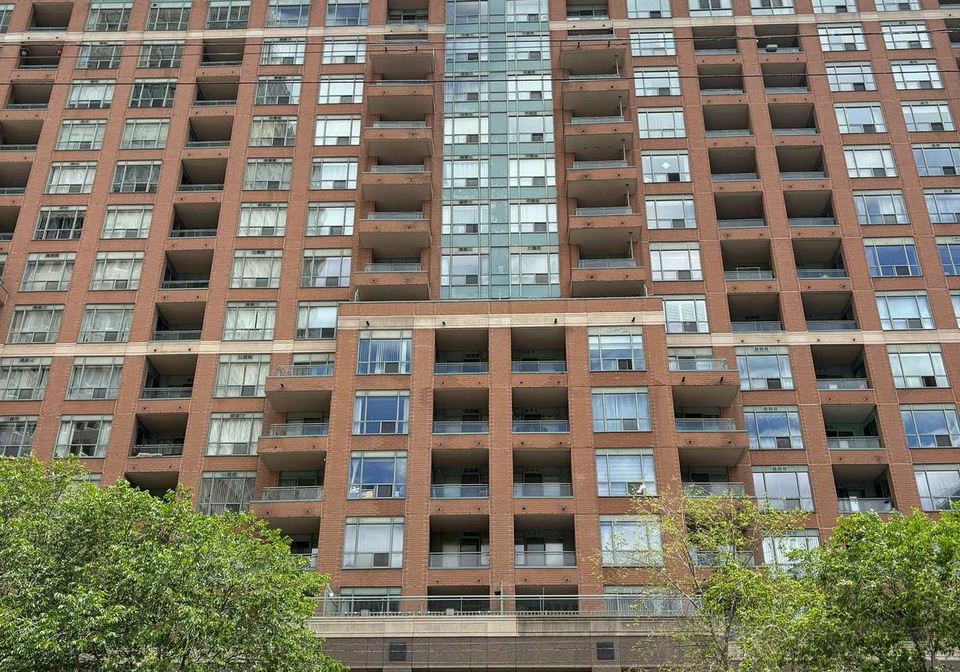 887-bay-street-toronto-ontario-c13416408