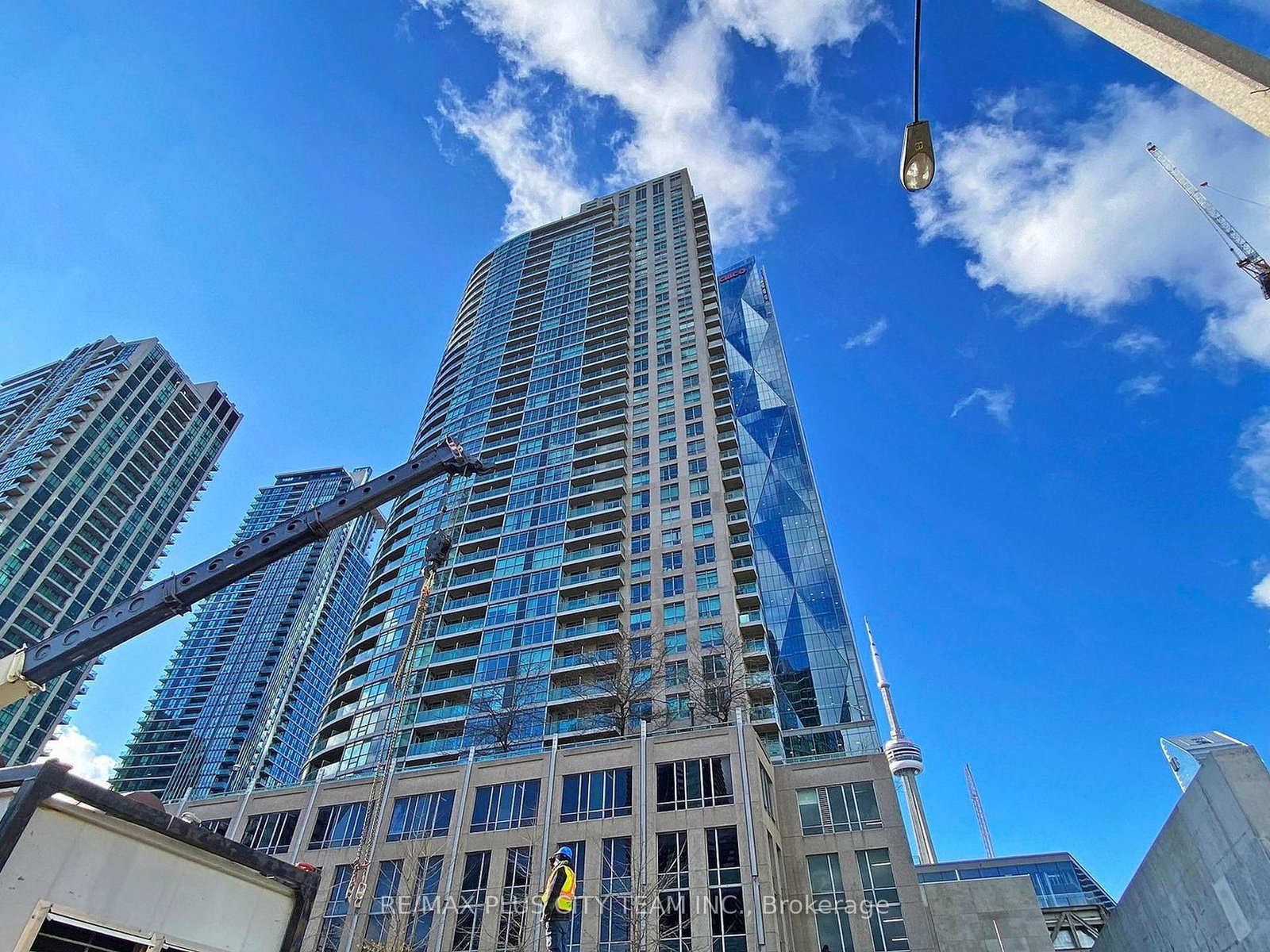 18-yonge-street-toronto-ontario-c13416494
