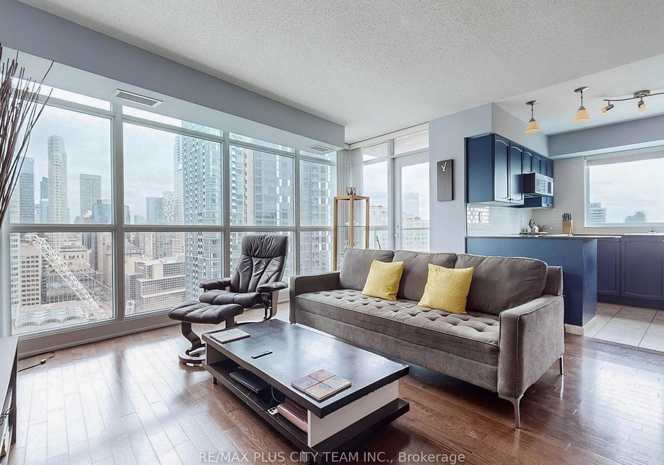 18-yonge-street-toronto-ontario-c13416494