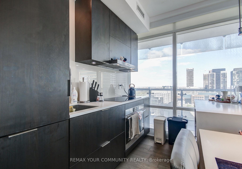 1-bloor-street-e-toronto-ontario-c13416536