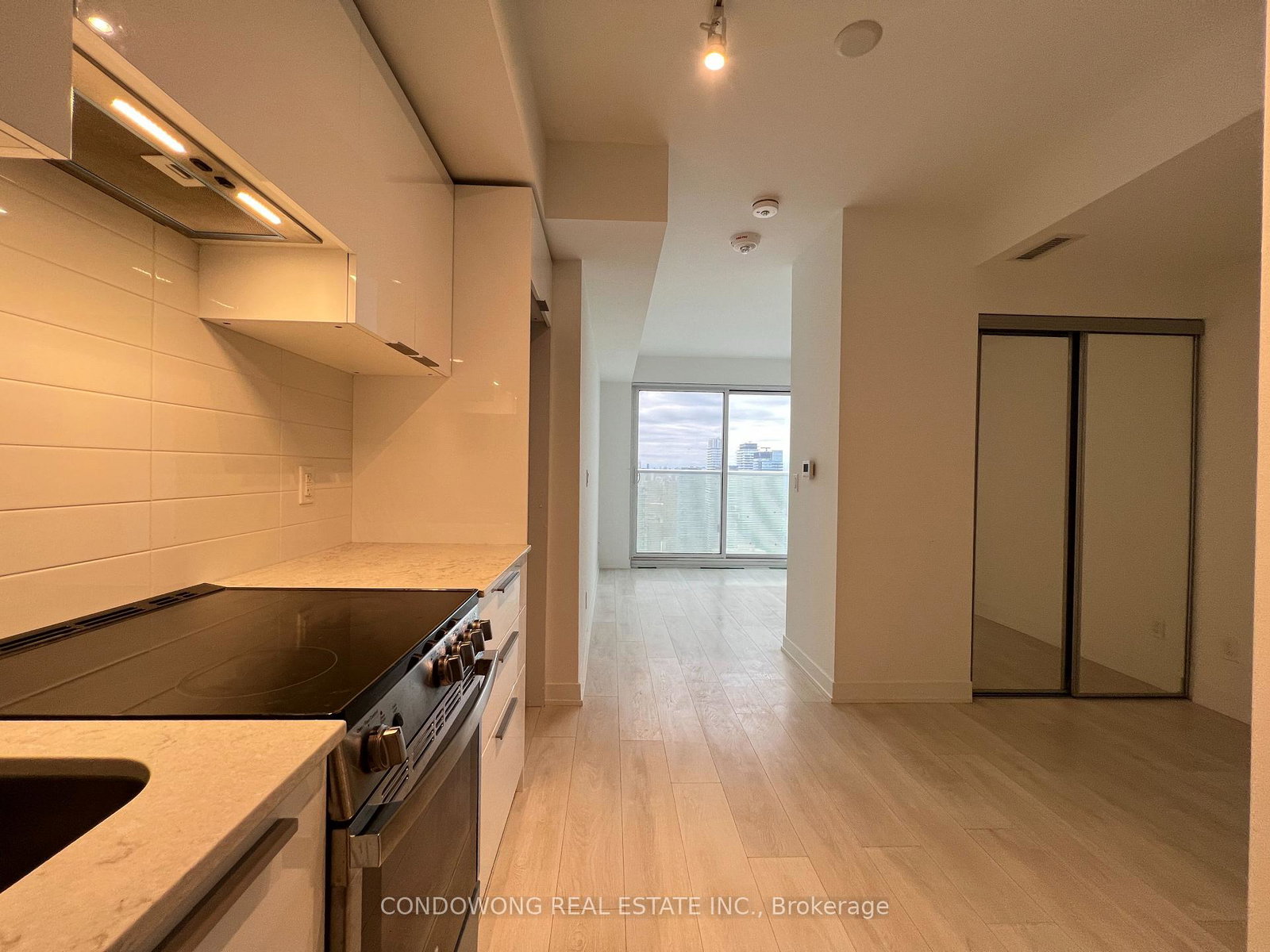 501-yonge-street-toronto-ontario-c13416614
