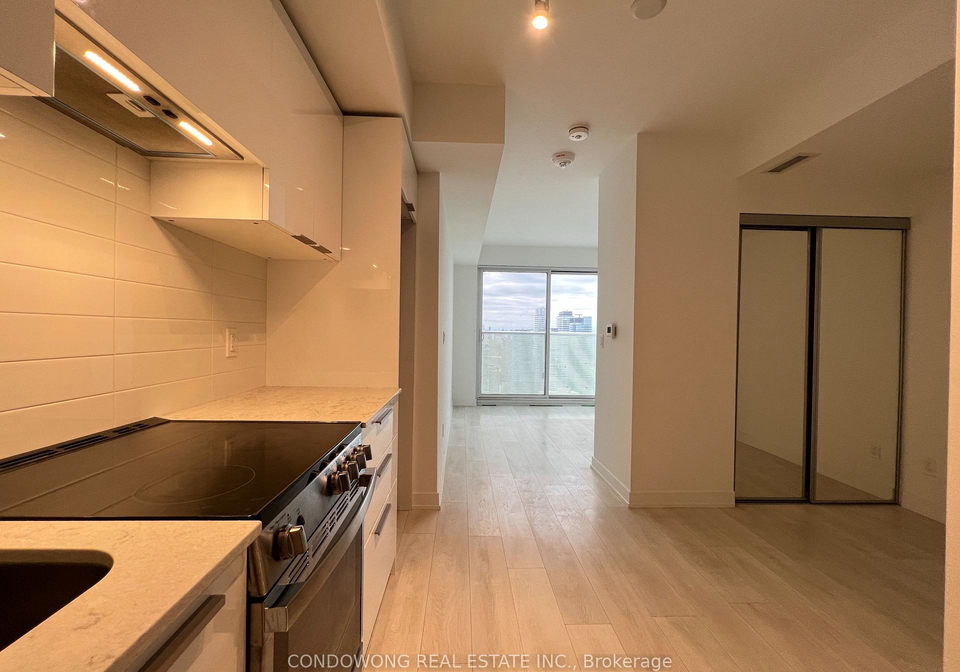 501-yonge-street-toronto-ontario-c13416614