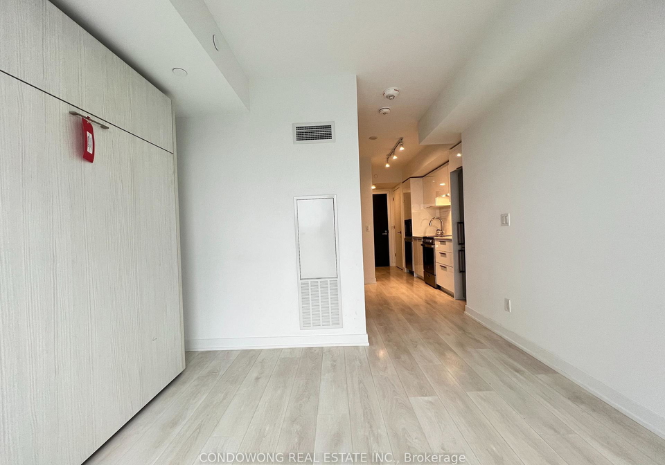 501-yonge-street-toronto-ontario-c13416614