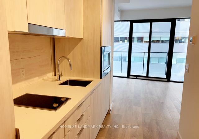 215-queen-street-w-toronto-ontario-c13416688