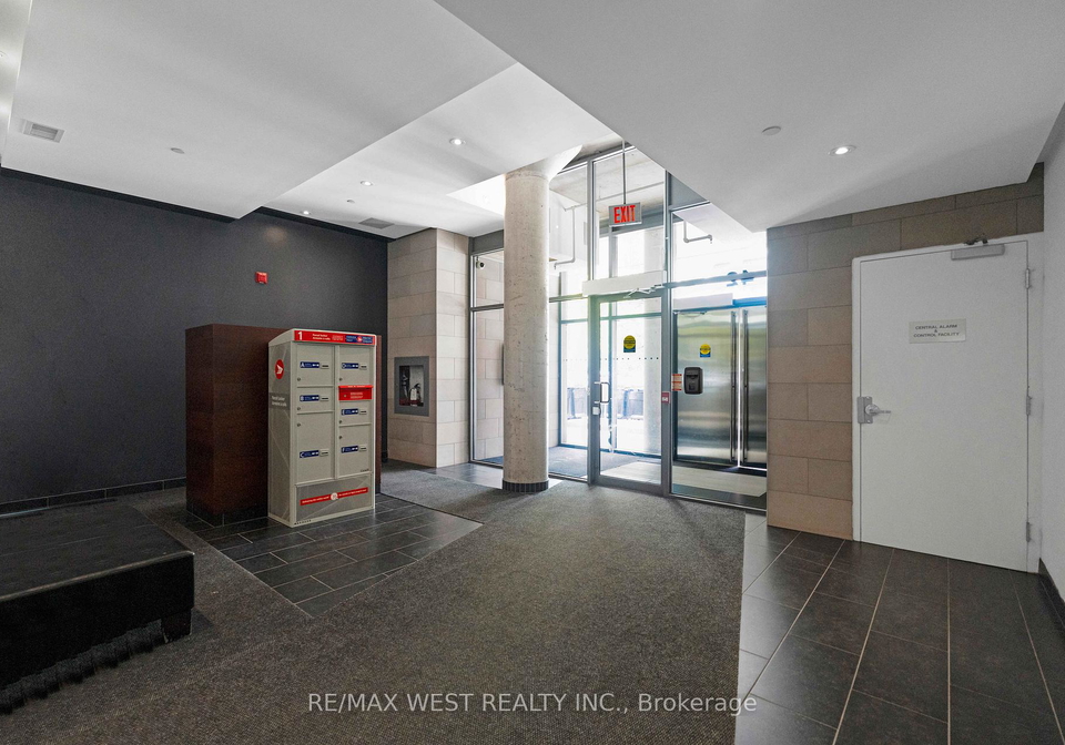 42-camden-street-toronto-ontario-c13416700