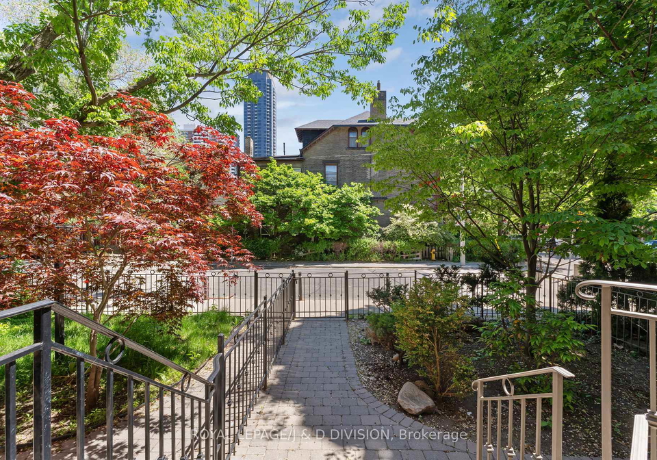 6-huntley-street-toronto-ontario-c13416864