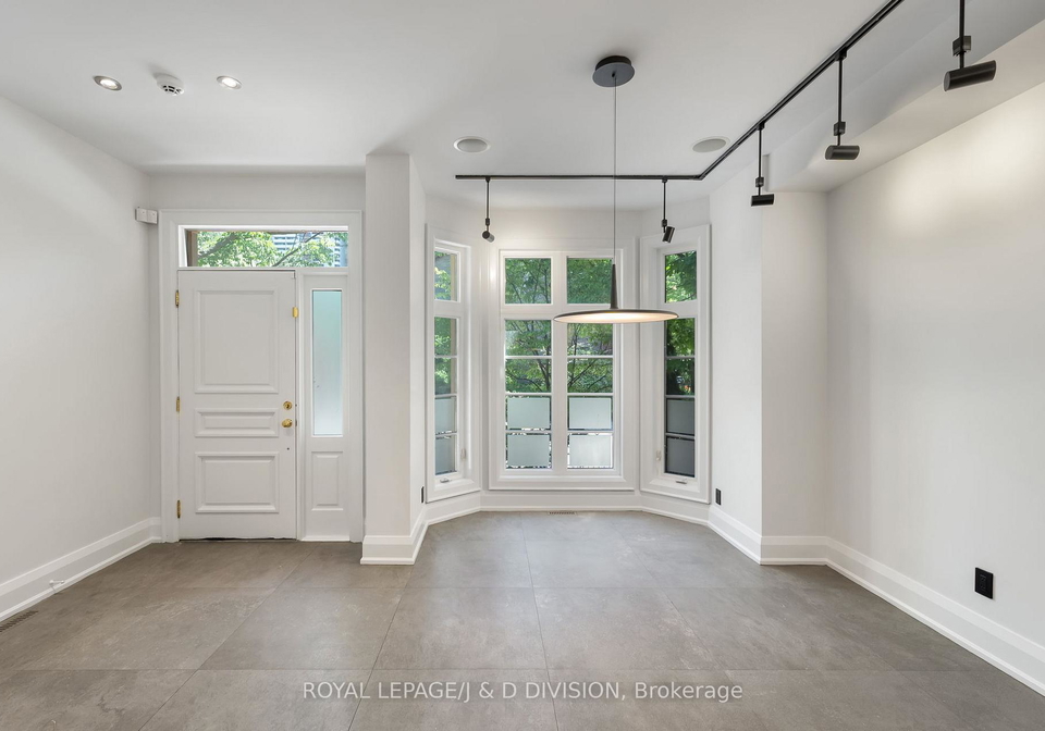 6-huntley-street-toronto-ontario-c13416864