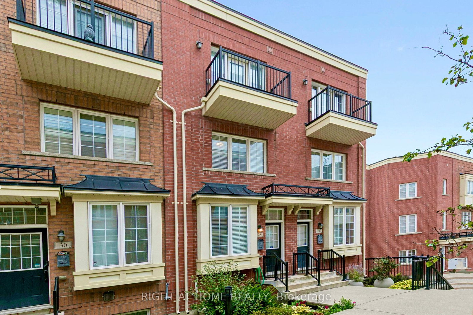 28-raffeix-lane-toronto-ontario-c13417476