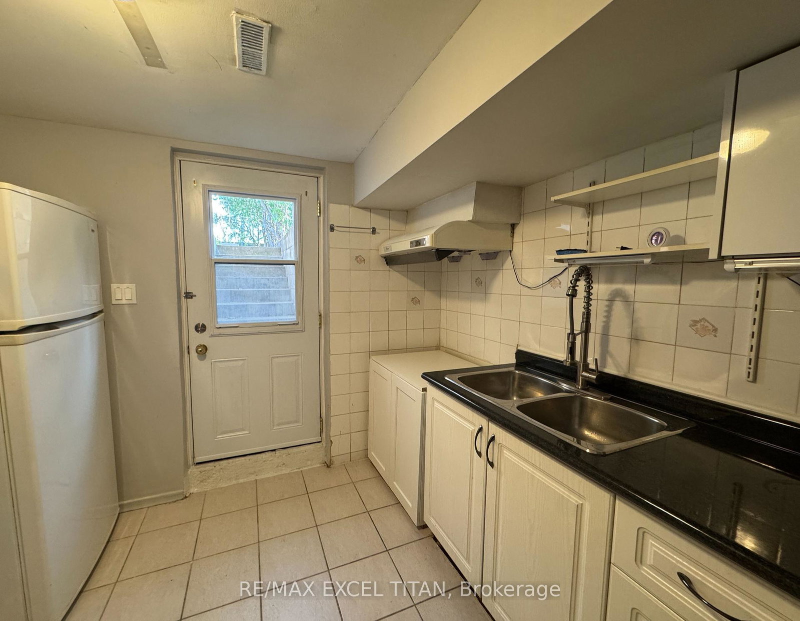 251-shawnee-circle-north-york-ontario-c13417568