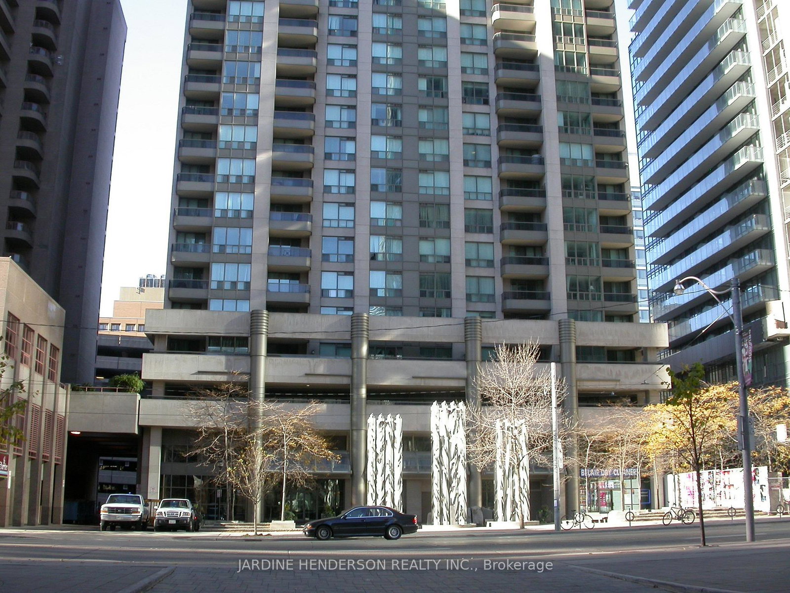 750-bay-street-toronto-ontario-c13418044