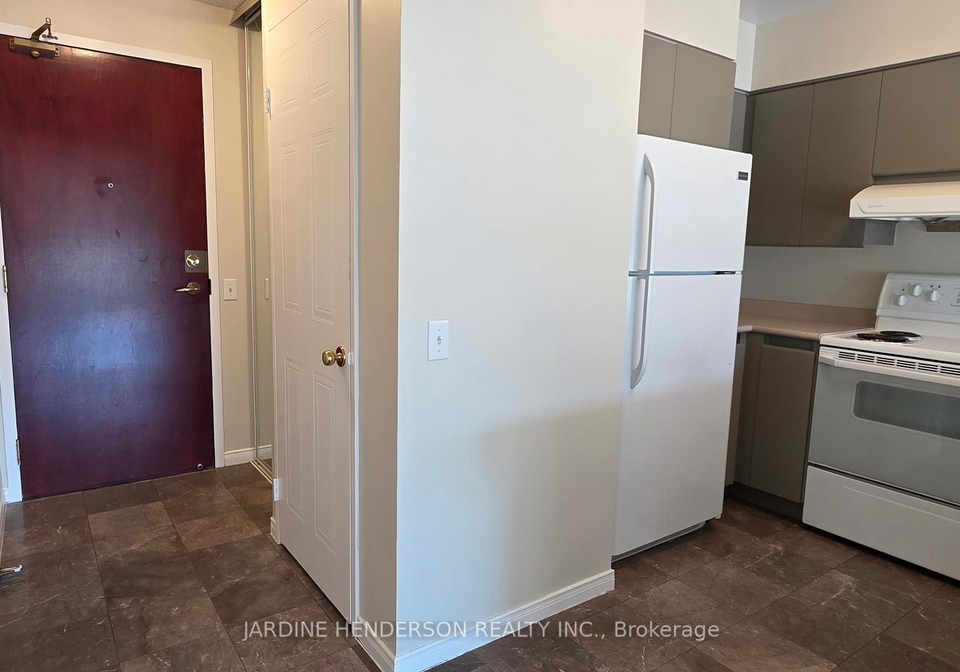 750-bay-street-toronto-ontario-c13418044