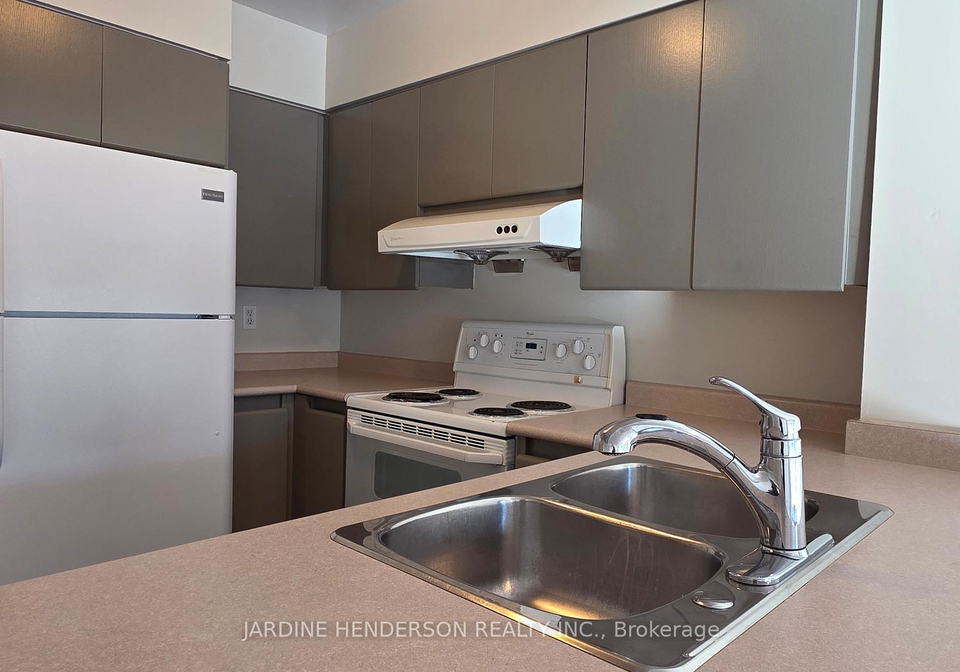 750-bay-street-toronto-ontario-c13418044