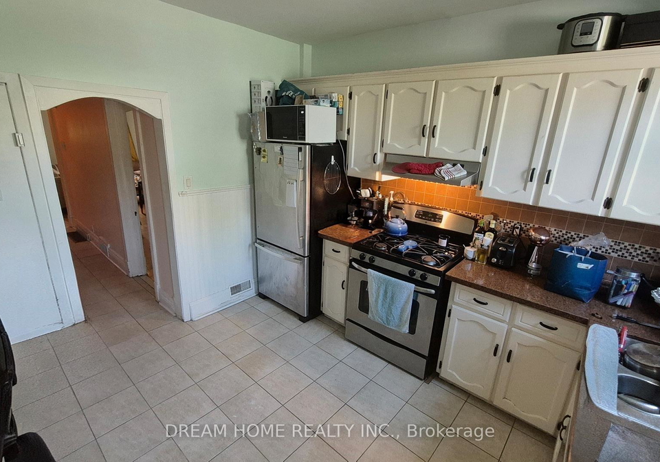 364-harbord-street-toronto-ontario-c13418116