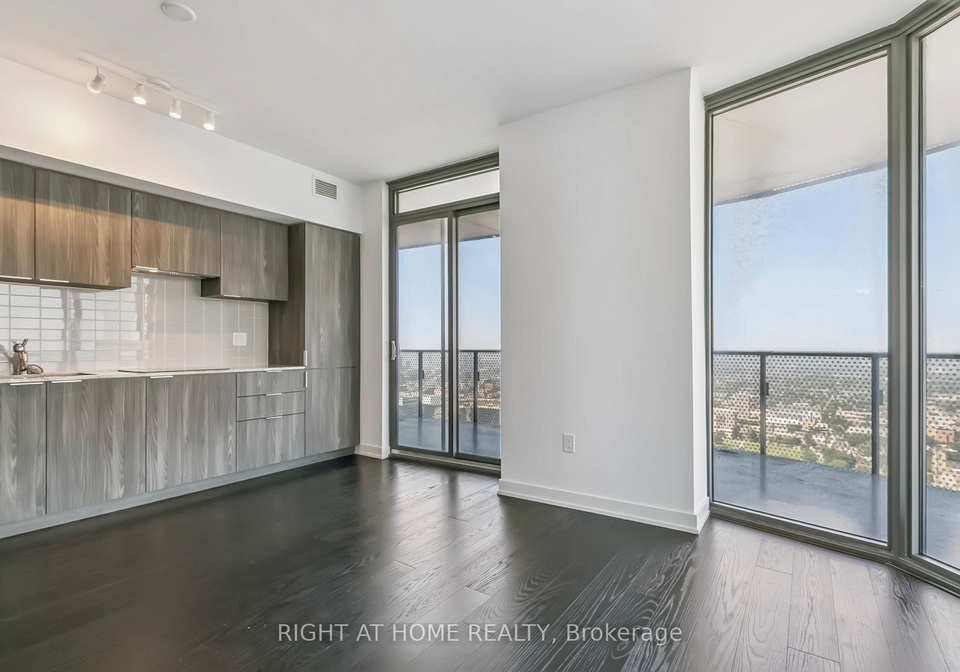 11-wellesley-st-w-avenue-toronto-ontario-c13418232