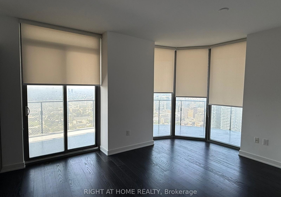 11-wellesley-st-w-avenue-toronto-ontario-c13418232