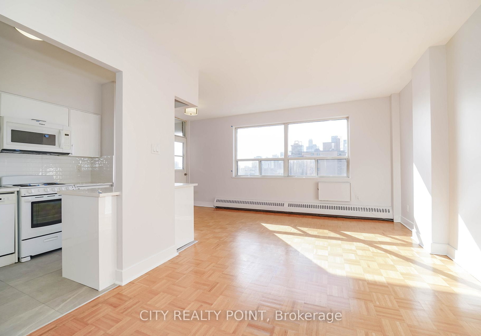 490-eglinton-avenue-e-toronto-ontario-c13418324