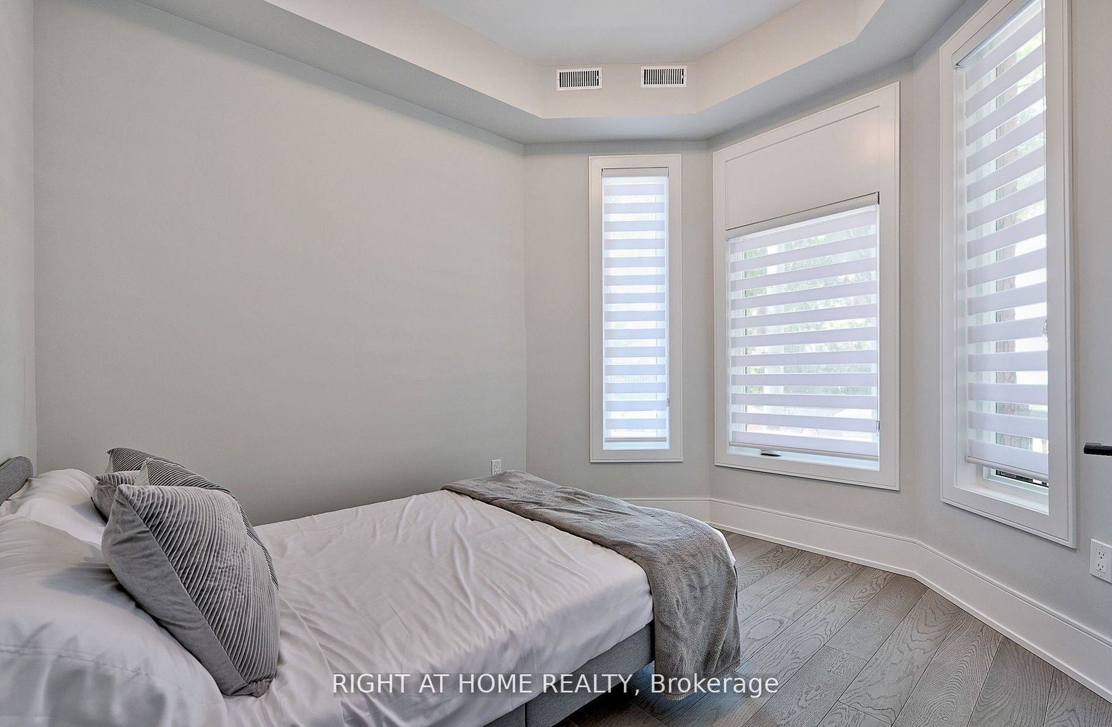 131-brock-avenue-toronto-ontario-c13418334