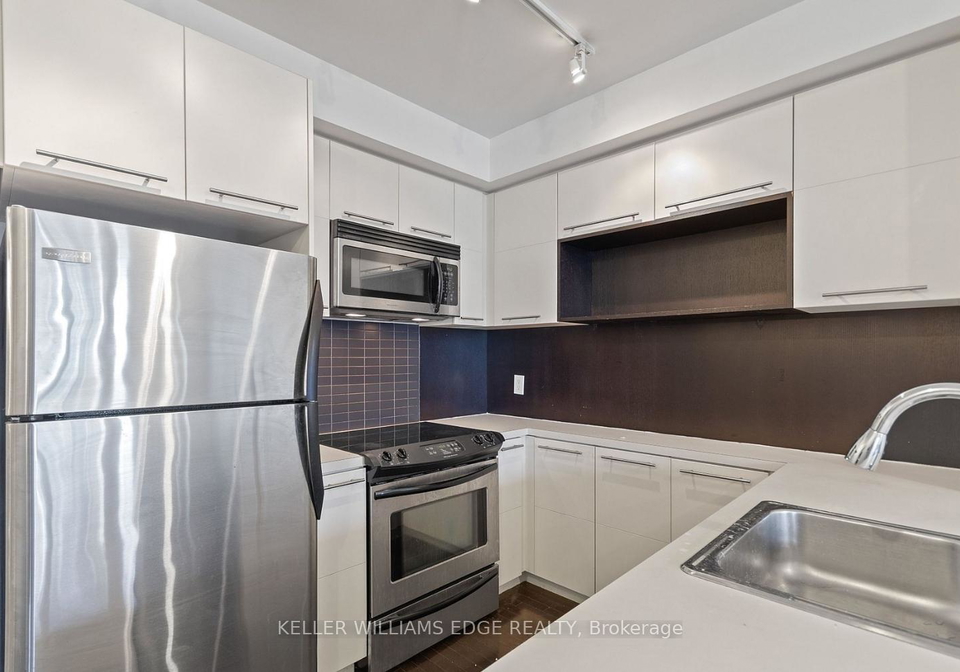 25-carlton-street-toronto-ontario-c13418454