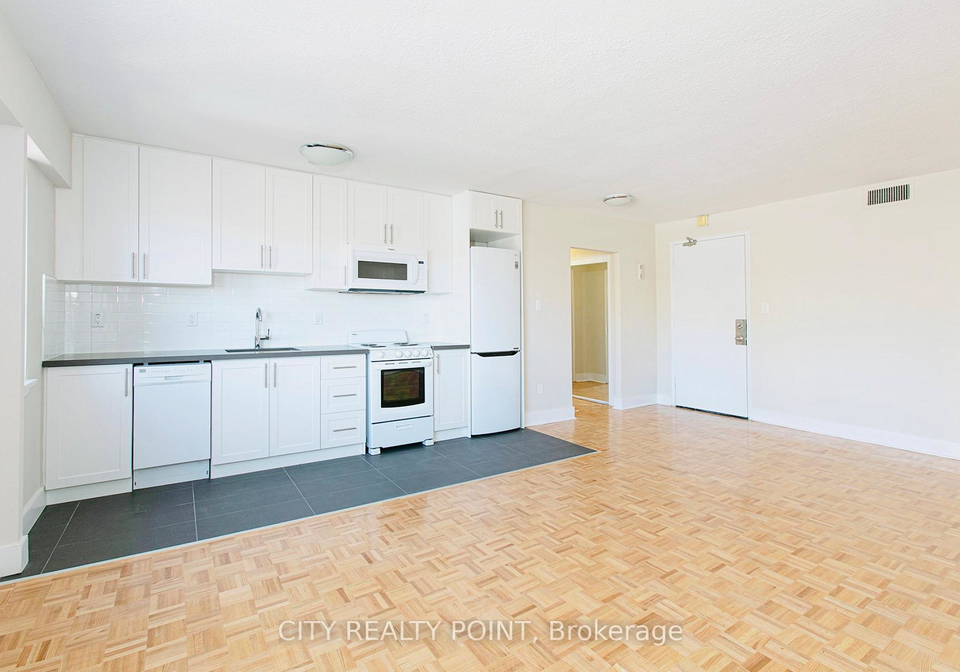 95-lawton-boulevard-toronto-ontario-c13418468