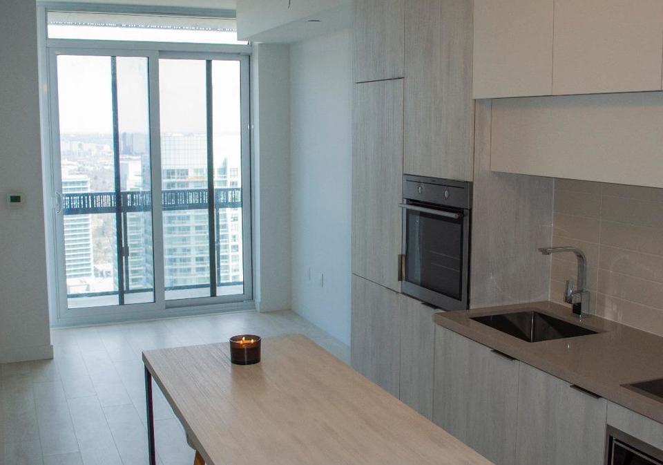 8-eglinton-avenue-e-toronto-ontario-c13418688