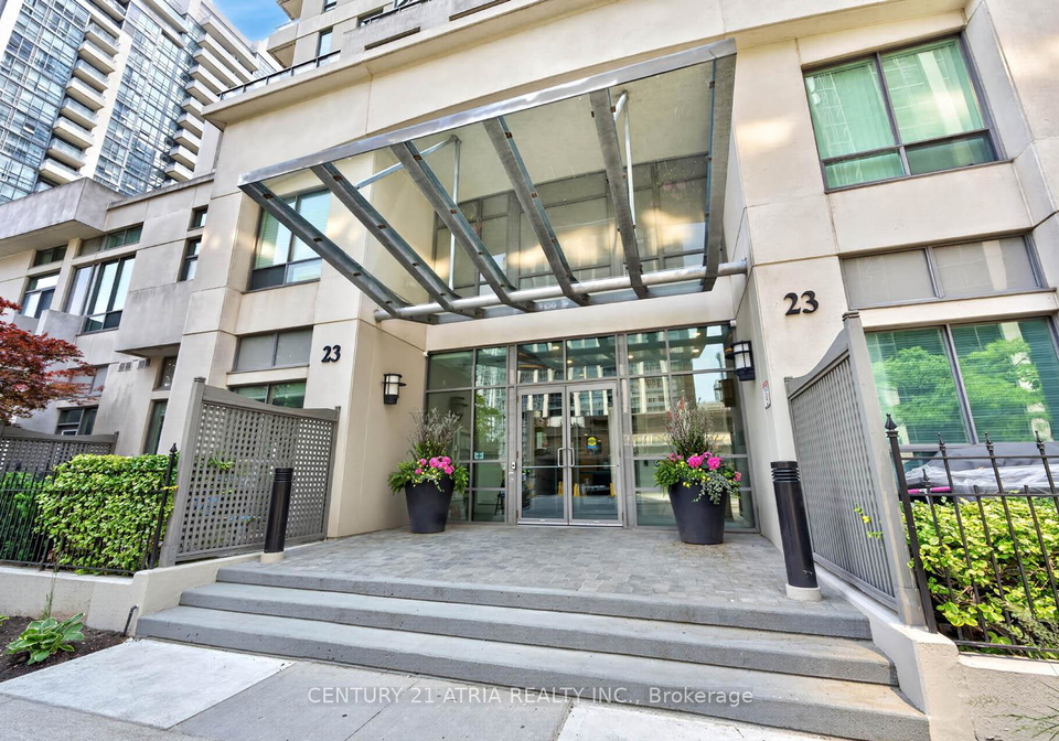 23-hollywood-avenue-north-york-ontario-c13418768