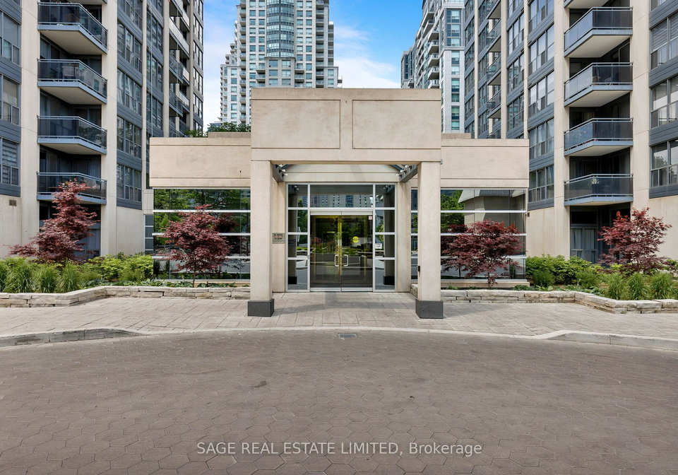 28-hollywood-avenue-north-york-ontario-c13418982